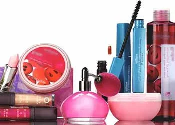 تاثیر لوازم آرایشی روی پوست‌ حساس