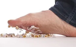خواب رفتن دست و پا، زنگ خطر 5بیماری مهم!