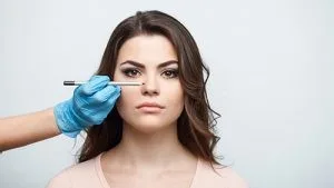 جراحی بینی (Rhinoplasty) و انتخاب دکتر مناسب : 20 سوال اساسی برای مشورت با مشاوران