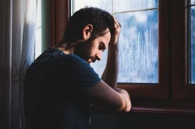 این سرنخ‌های ظریف افسردگی را نادیده نگیرید