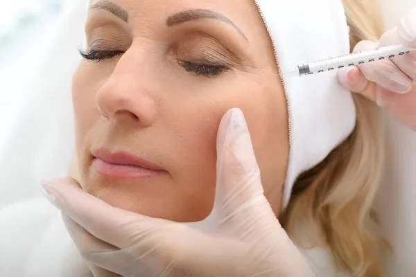 بوتاکس راهکاری ساده برای جوانسازی صورت بعد از ۳۵ سالگی
