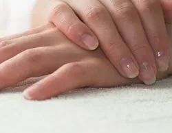 علت اصلی پوسته پوسته شدن ناخن ها
